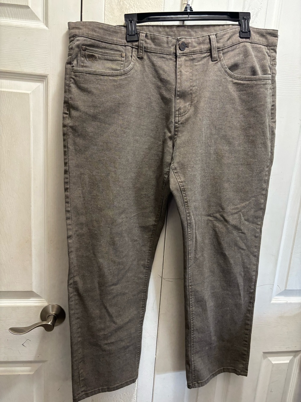 English Laundry’s Men's Gray Casual Jeans - Classic Straight Fit